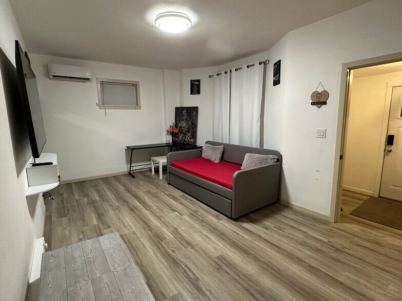 Building Photo - 4204 Letitia Ave S