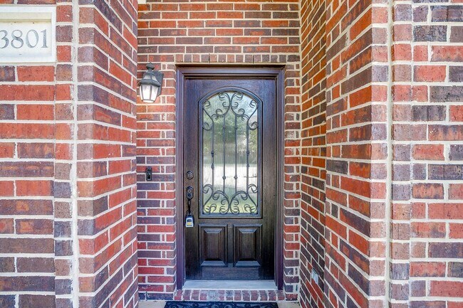 Building Photo - 3801 Weatherstone Dr