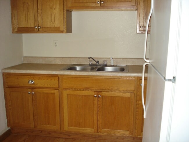 Building Photo - SINGLE FAMILY HOME
