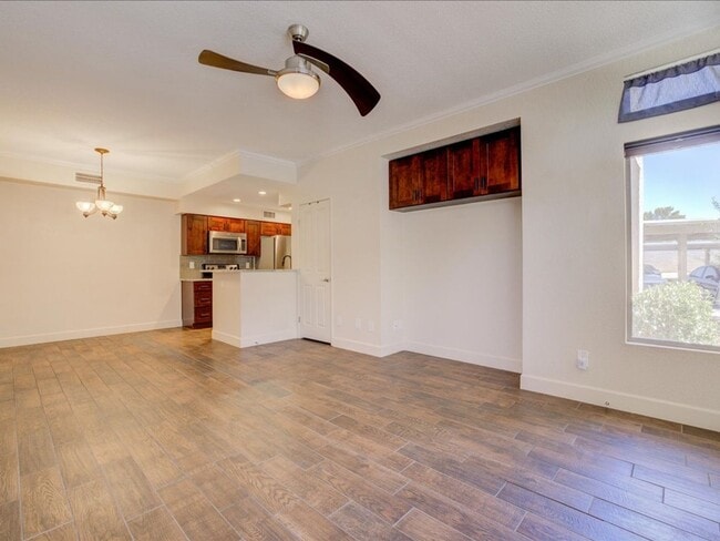 Building Photo - Highly desirable Summer Tree community featuring a 2bedroom 2bathroom ground-floor condo!