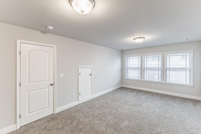 Building Photo - 30 Cypress Grove Ln SW