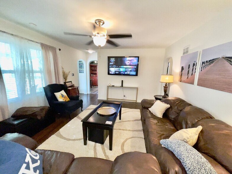 Building Photo - 2559 W 46th Ave