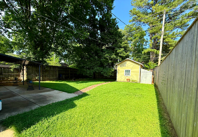 Building Photo - Beautifully Updated Historic Home in Midto...
