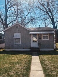 Building Photo - 120 Lakeside Ave