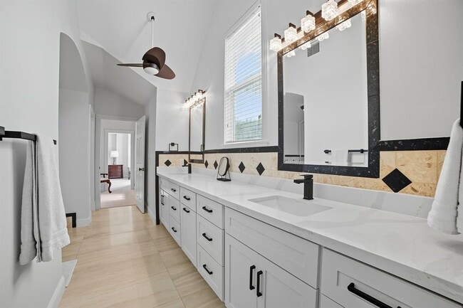 Building Photo - 500 Konstanty Cir