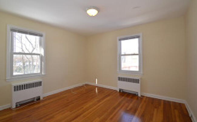 Building Photo - 412 Morris Ave