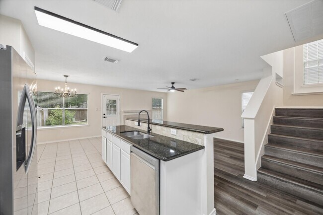 Building Photo - 7 Wineberry Pl