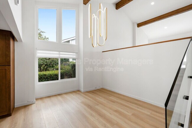 Building Photo - 2143 Caminito San Martin