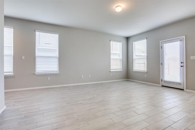 Building Photo - 146 White Dunes Dr