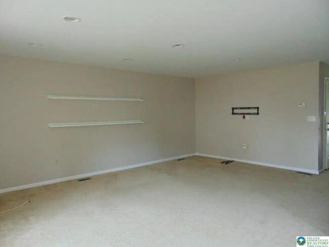 Building Photo - 6850 Hunt Dr