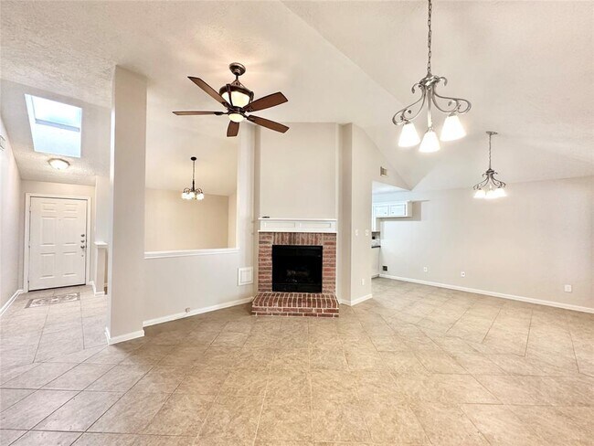Building Photo - 11614 Easterling Dr