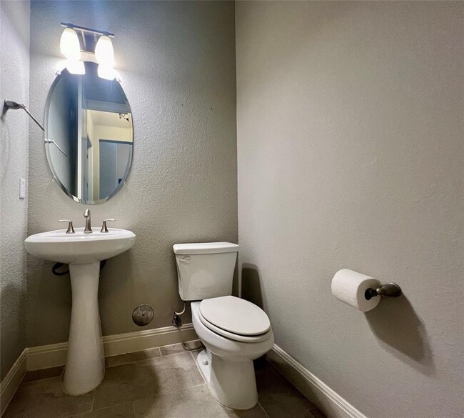 Building Photo - 16601 Leopold Trail