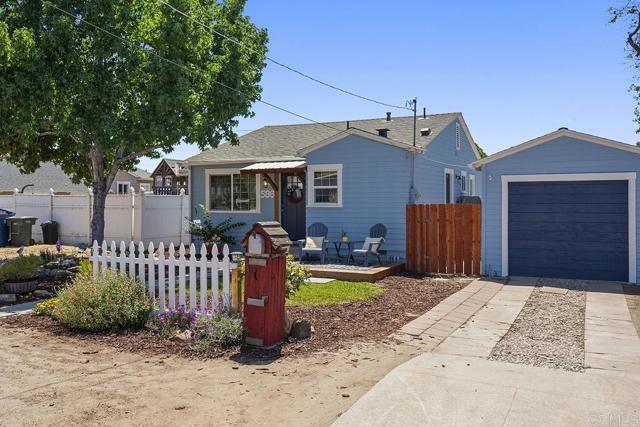 Building Photo - 586 Del Mar Ave