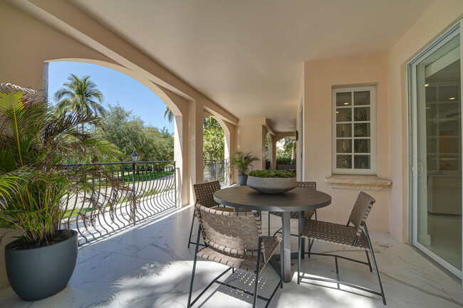 Building Photo - 19117 Fisher Island Dr