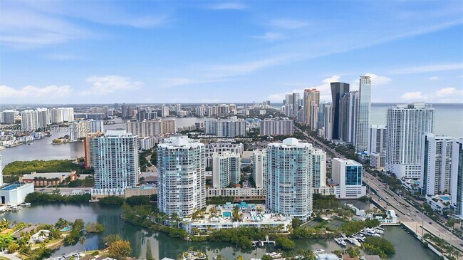 Building Photo - 16500 Collins Ave