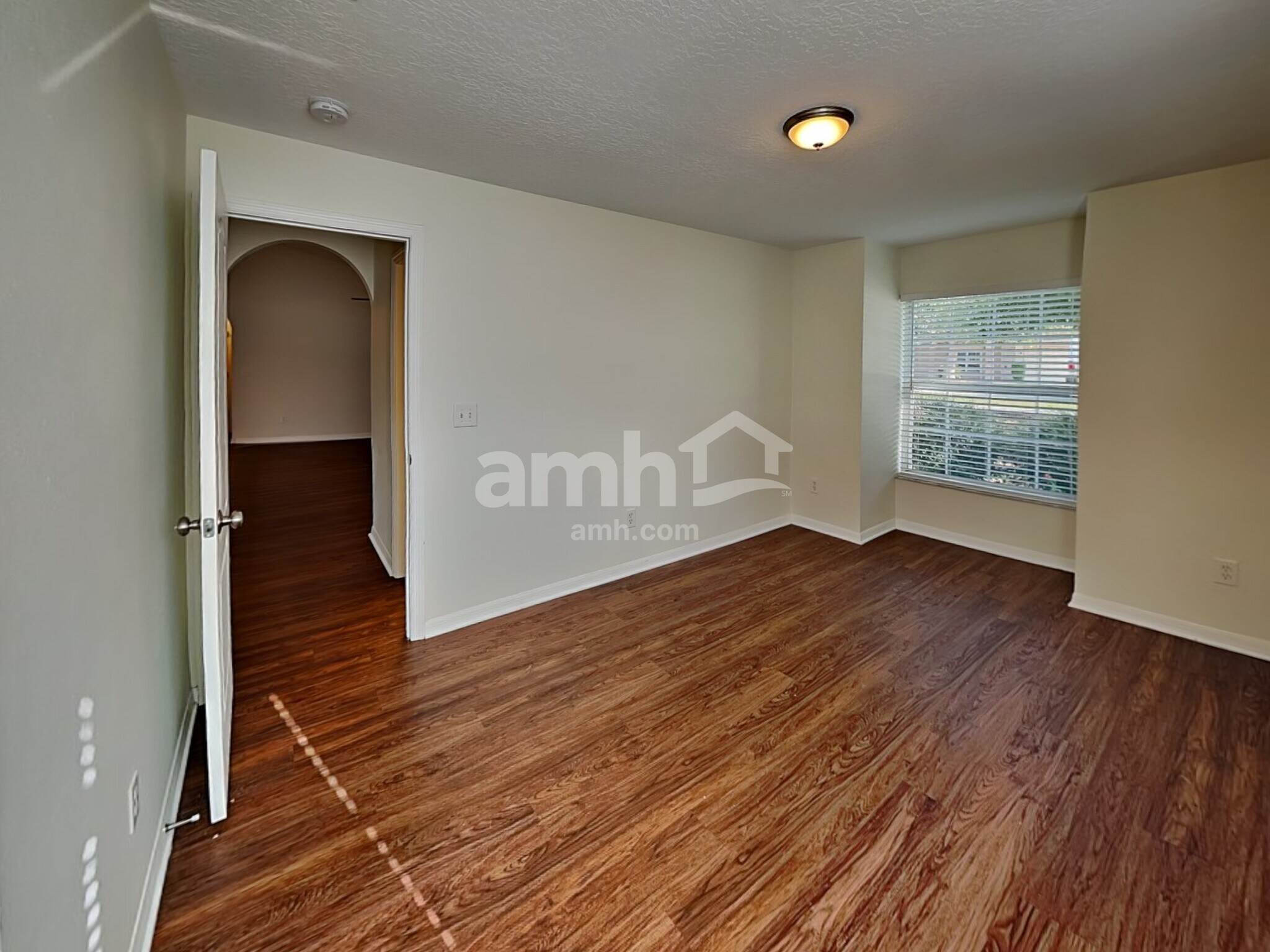 Building Photo - 331 Valley Edge Dr
