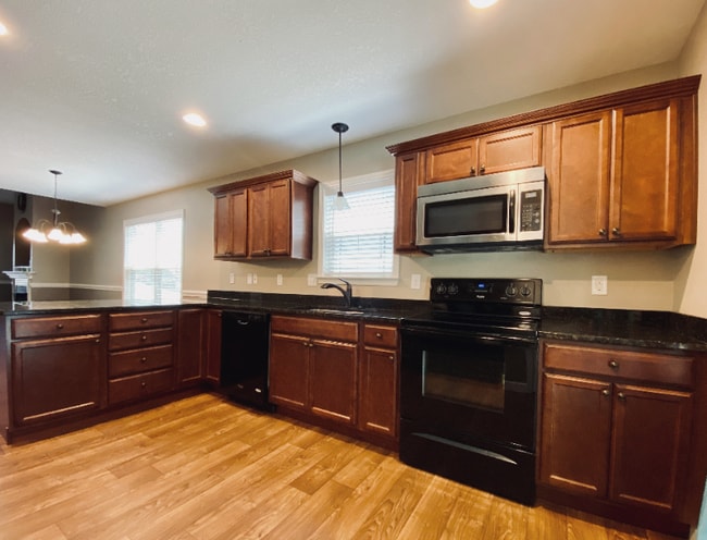 Building Photo - 938 S Mossy Rock Rd