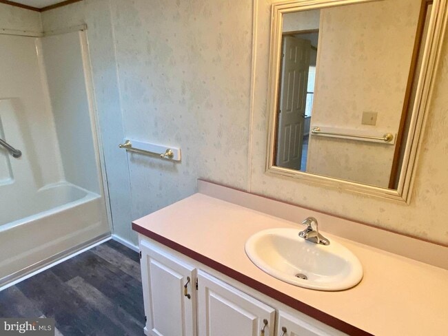 Building Photo - 746 Sawmill Rd