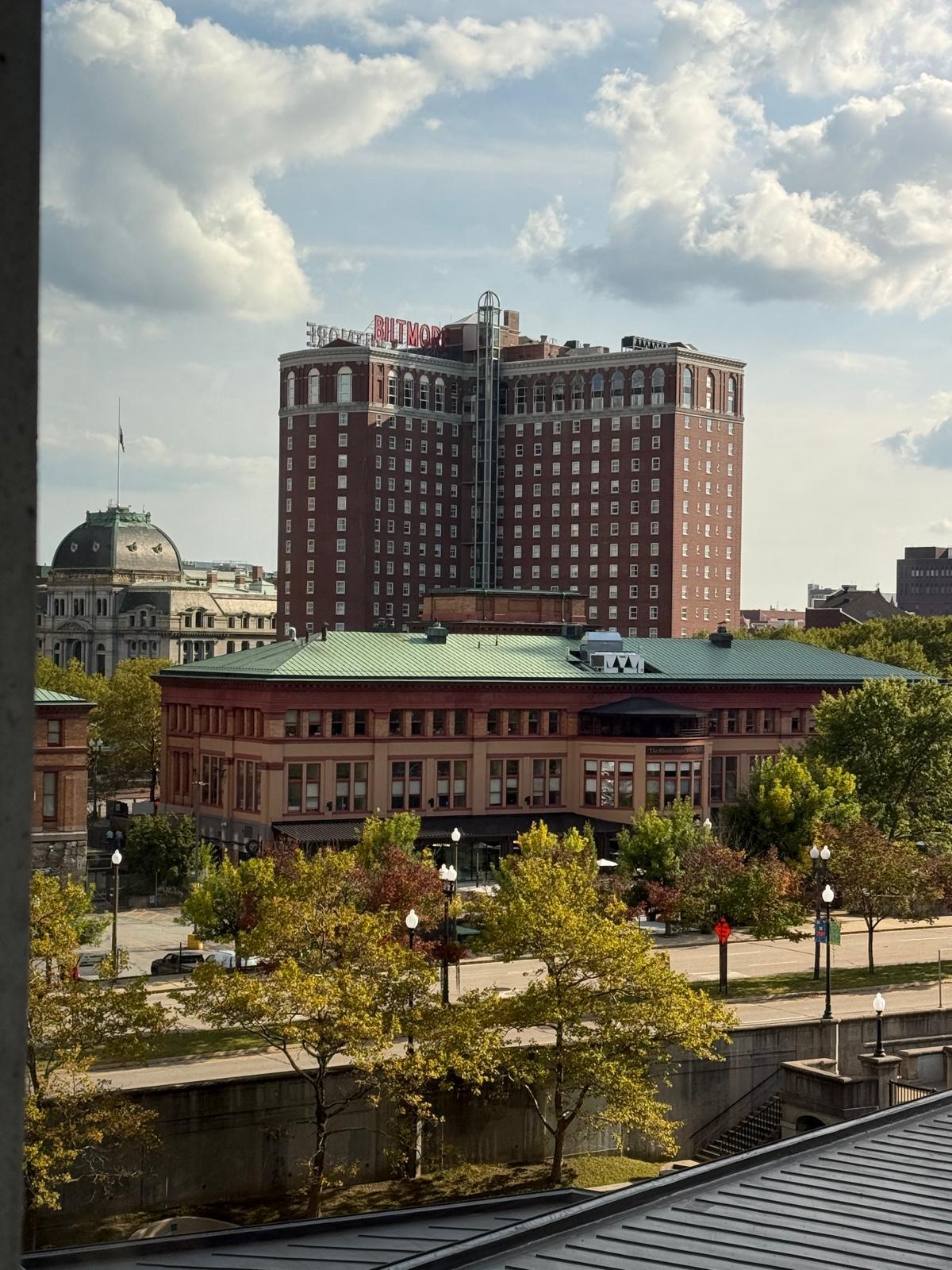 Building Photo - 100 Exchange St