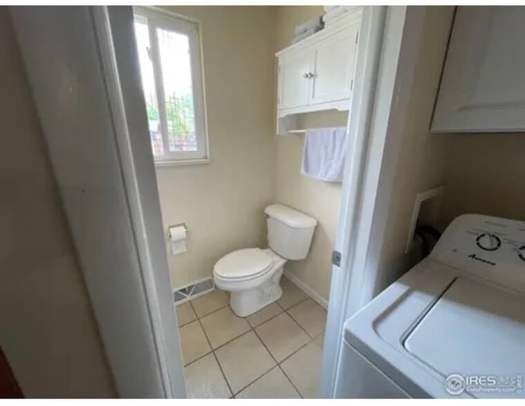 Building Photo - 1915 Collyer St