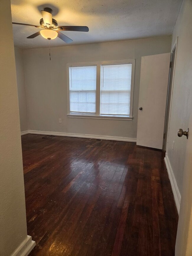 Building Photo - Spacious 4 Bed/ 2 Bath in North Jackson!