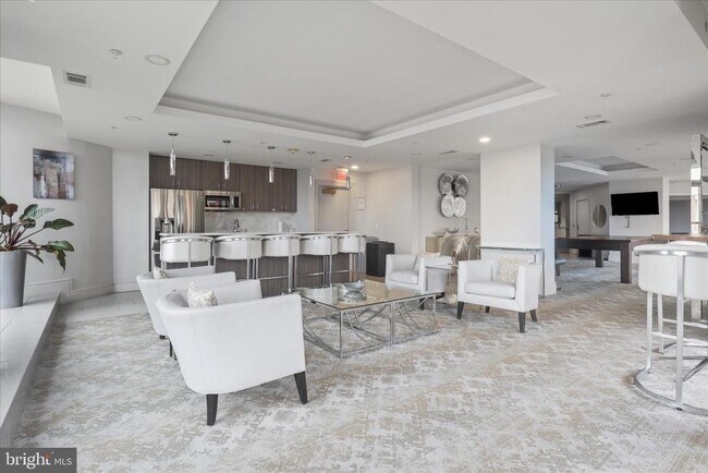 Building Photo - 3600 S Glebe Rd