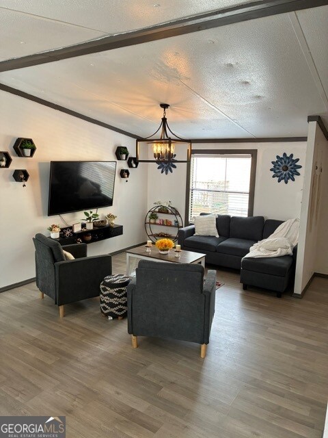 Building Photo - 215 Lynn Dr