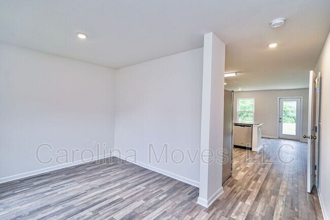 Building Photo - 321 Long Grove Ln