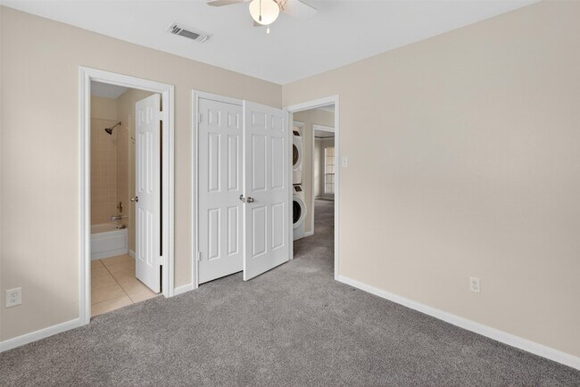 Building Photo - 5515 Strack Rd
