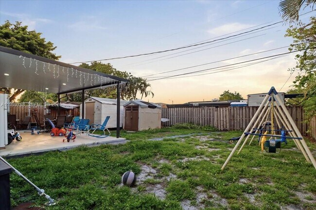 Building Photo - 7551 Polk St