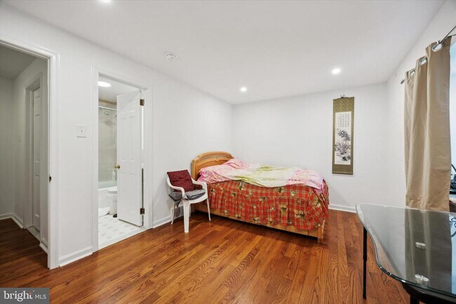 Building Photo - 25 N Buck Ln