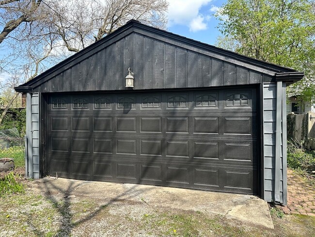 Building Photo - 834 Gardner Rd