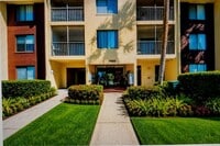 Building Photo - 13602 S Village Dr