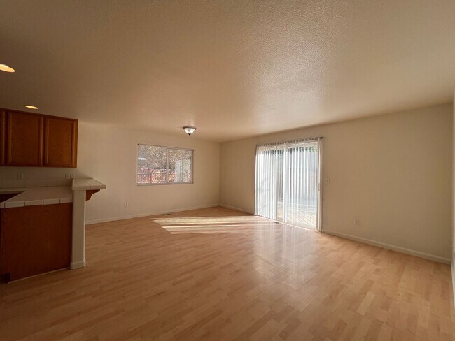 Building Photo - Large 4-bedroom home located in the Countr...