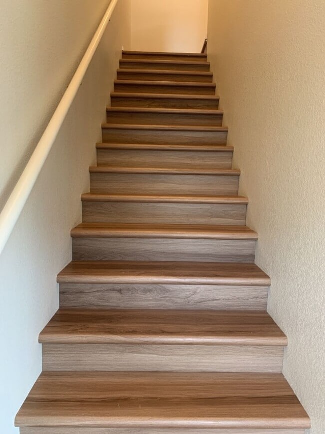 Building Photo - 3 Bed / 2.5 Bath Townhome with Attached Garage in NE Ft. Collins