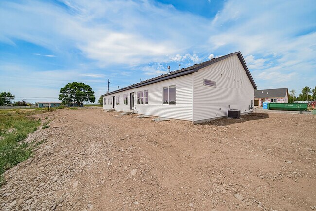 Building Photo - 485 E River Rd