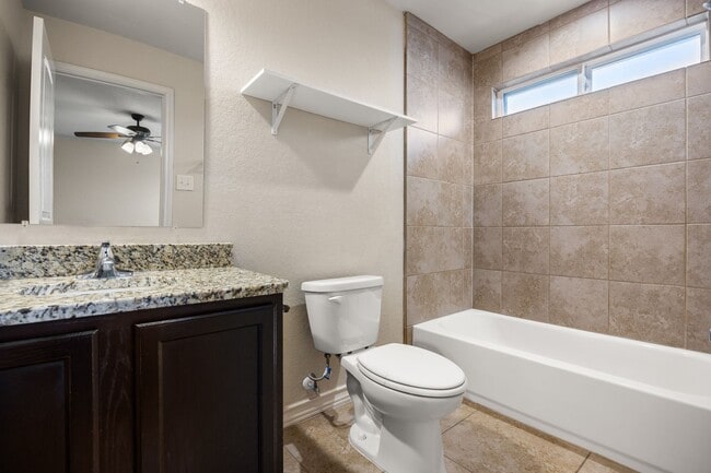 Building Photo - AVAILABLE NOW! Nice 3 bedroom townhouse located in Northeast San Antonio!