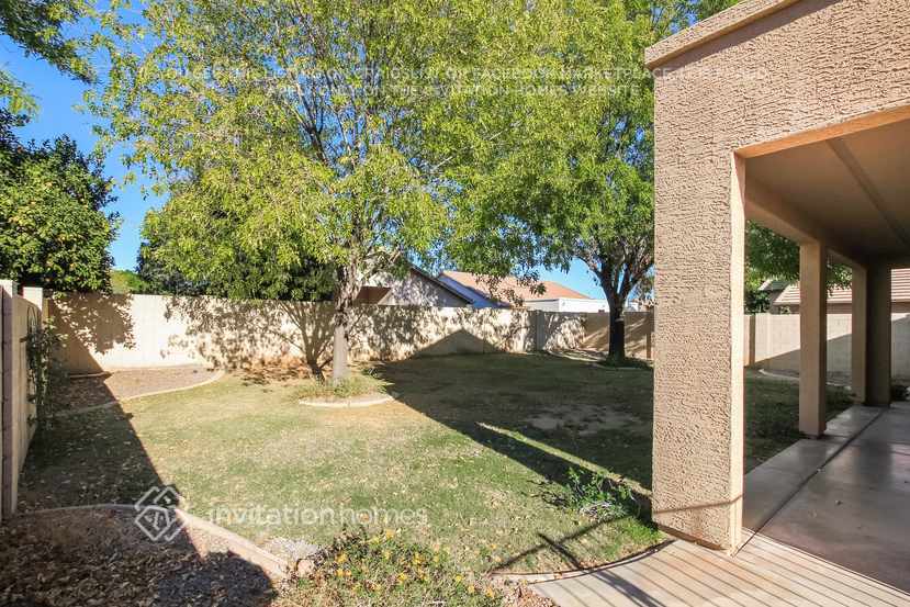 Building Photo - 8228 W Harmony Ln