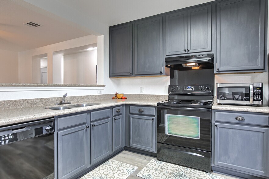 Building Photo - 2322 Kuykendall Dr