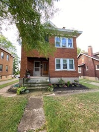 Building Photo - COVEDALE - Charming 3 bed apt, upstairs of...