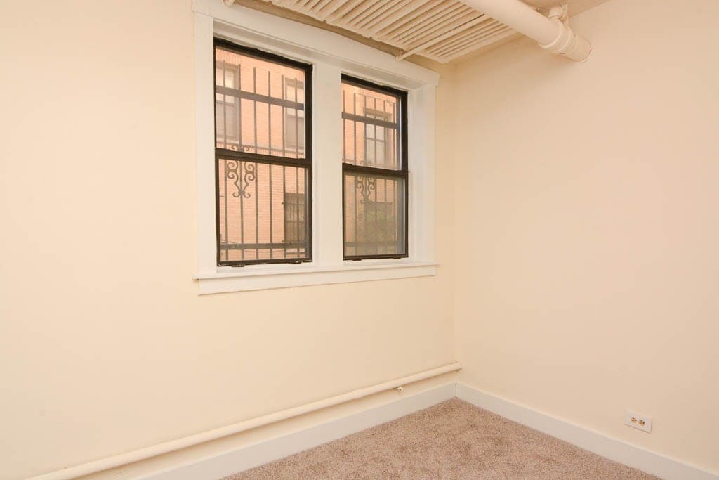 Building Photo - 1542 N Kedzie Ave