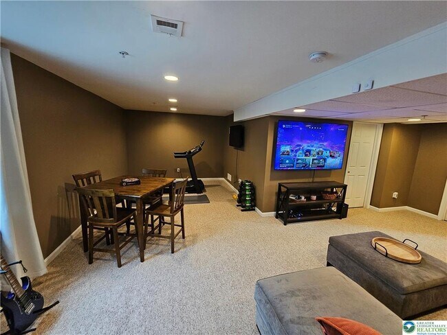 Building Photo - 247 Milkweed Dr