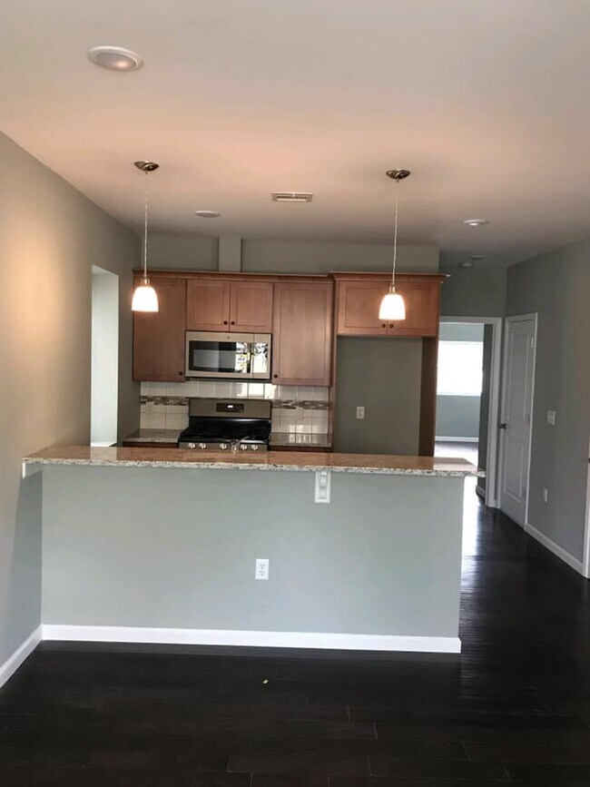 Building Photo - 36 E 19th St