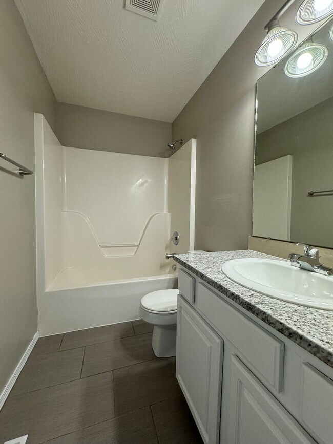 Building Photo - 4051 Condor Dr