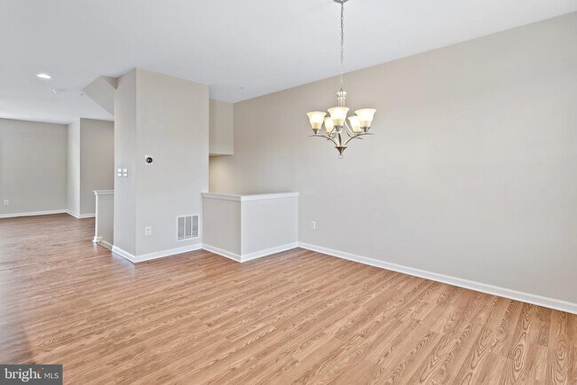 Building Photo - 1549 Wilmer Park Ln