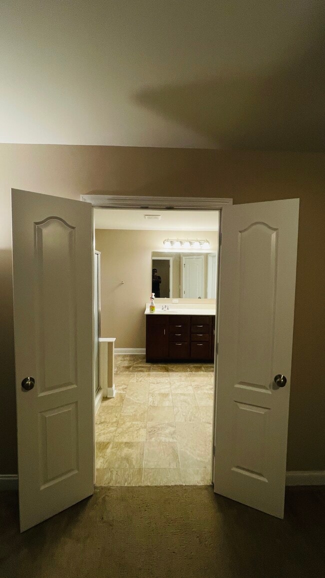 Building Photo - 16300 Brookfield View Ct