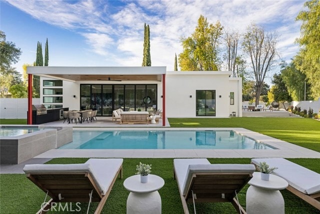 Building Photo - 22020 Alizondo Dr