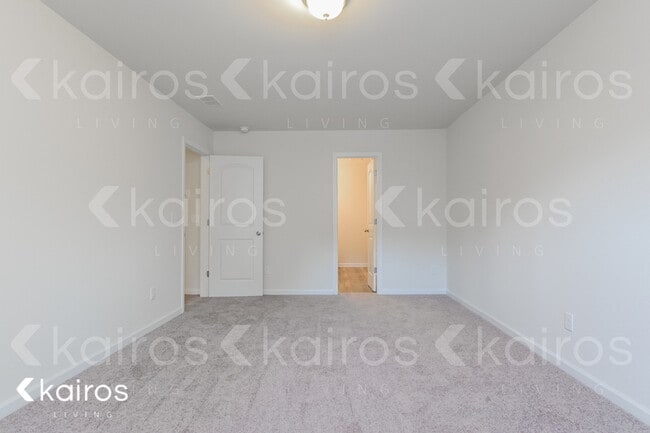 Building Photo - 945 Clayton Ct