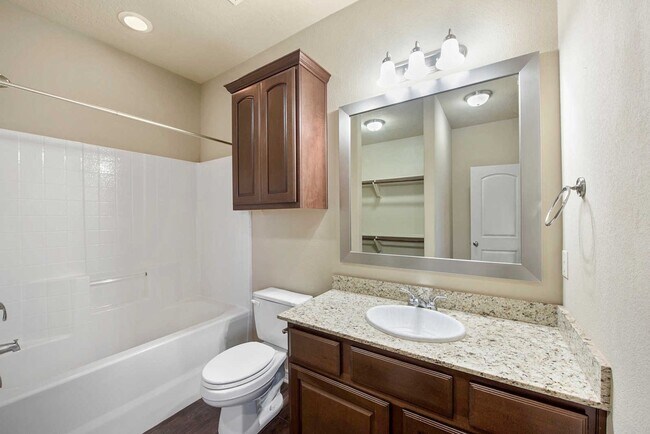 Building Photo - 524 Forest Dr Loop