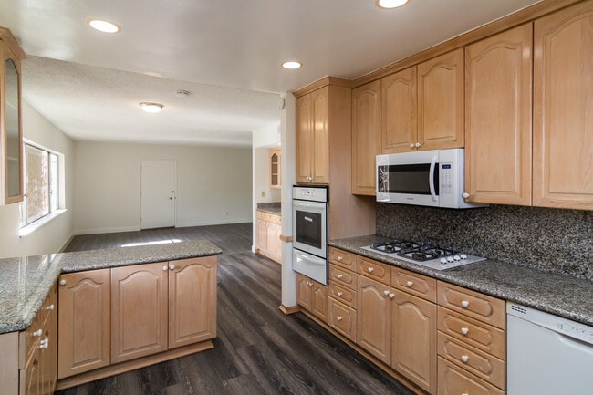 Building Photo - 1108 S Corning St